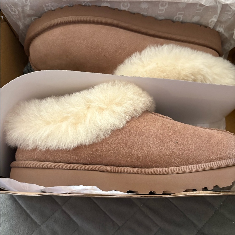 UGG NWT Tazette slippers size 7